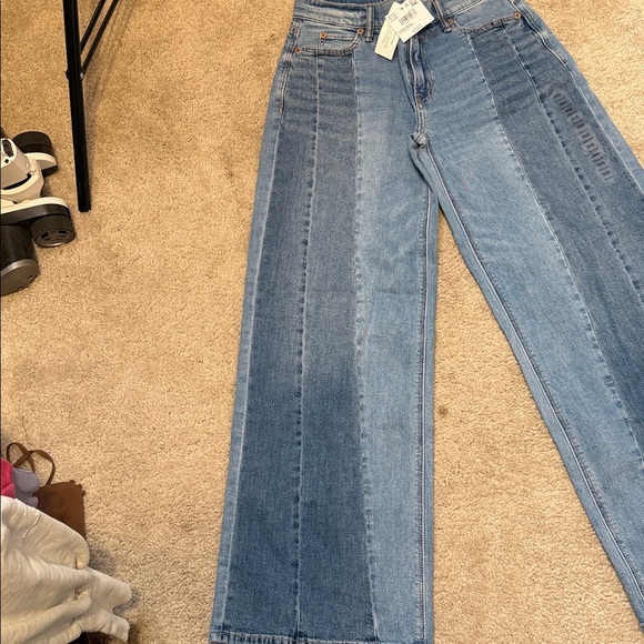 American Eagle Outfitters Two-Tone Blue Flare Jeans - Picture 5 of 9